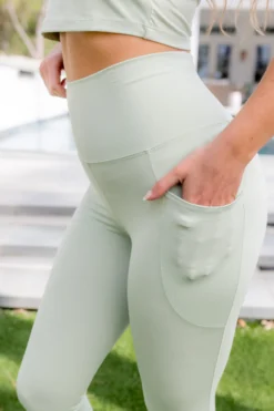 Bamboo Flex Women’s Leggings in Basil