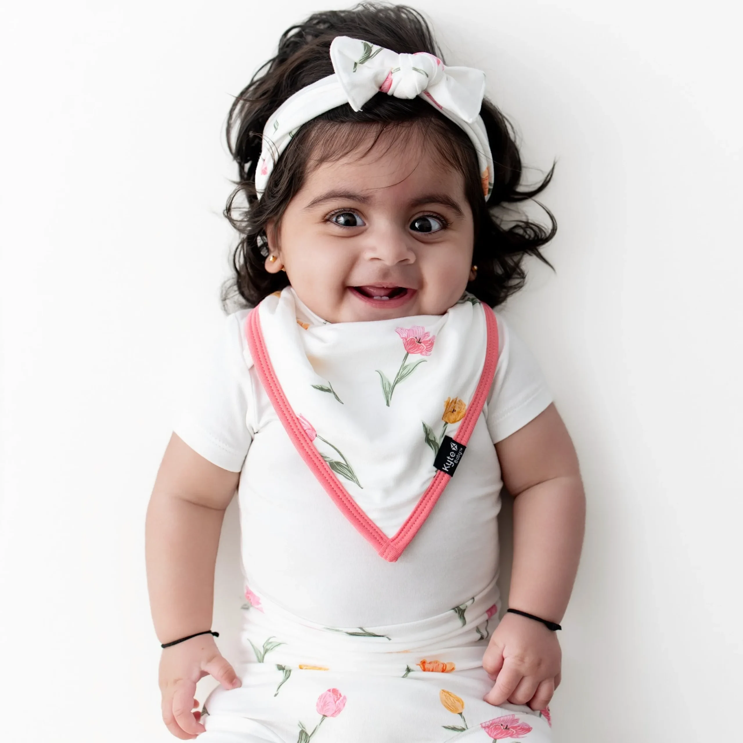 Bib in Tulip