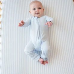 Crib Sheet in Small Mist Stripe