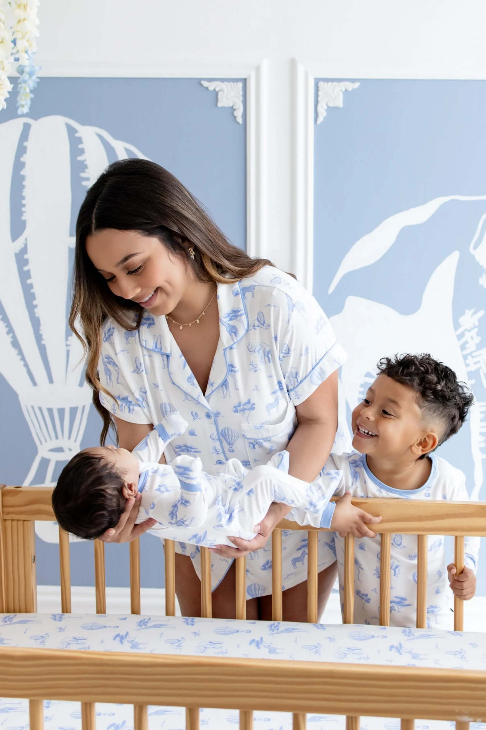 Crib Sheet in Toile Safari