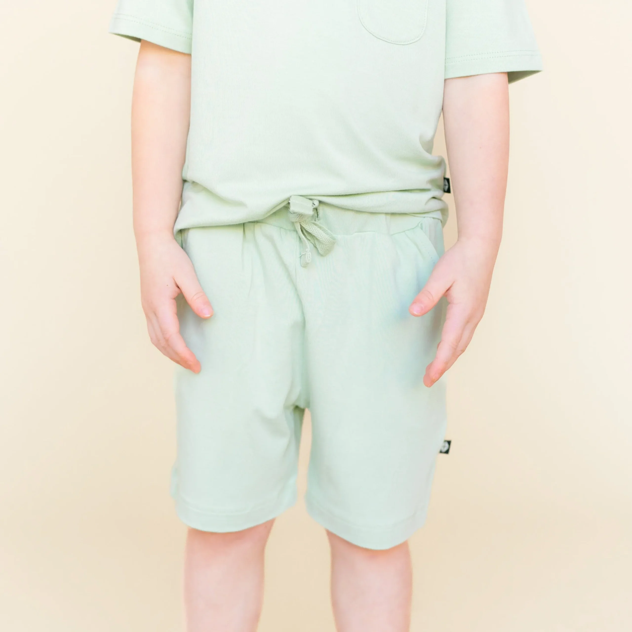 Drawstring Short in Basil