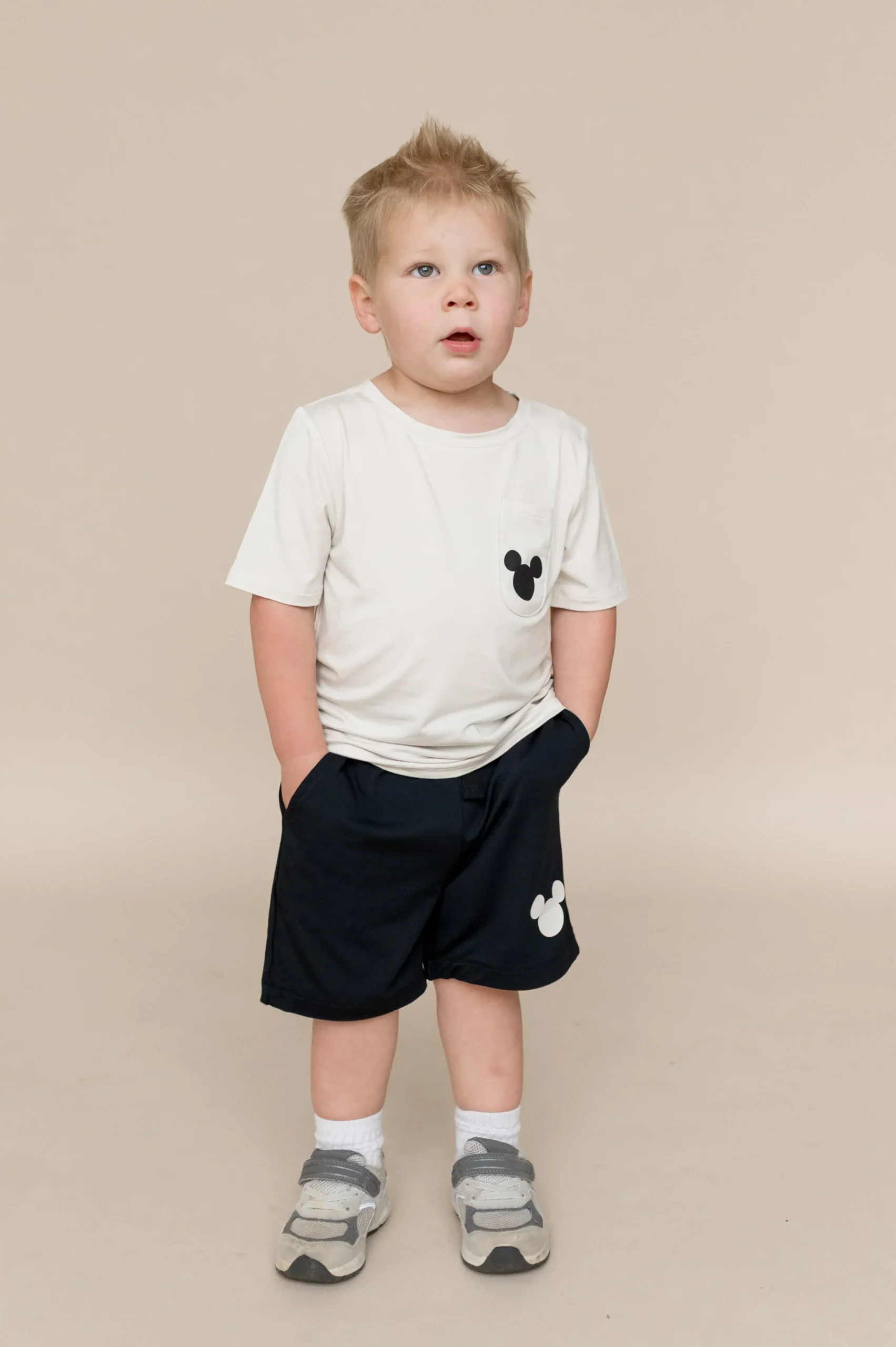 Drawstring Short in Mickey Mouse on Midnight