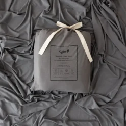 Fitted Sheet with Pillowcases in Charcoal