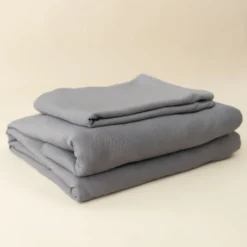 Fitted Sheet with Pillowcases in Charcoal