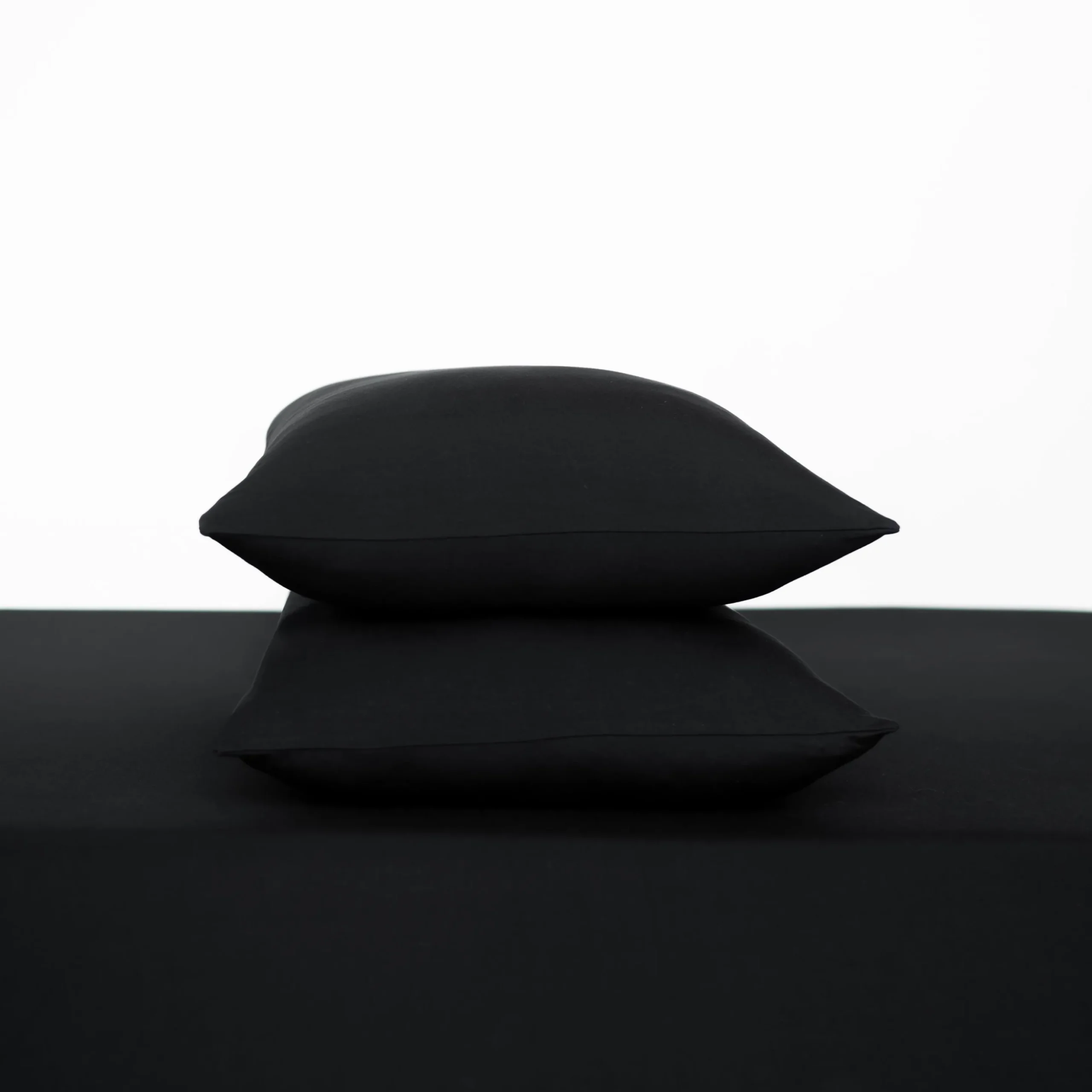Fitted Sheet with Pillowcases in Midnight