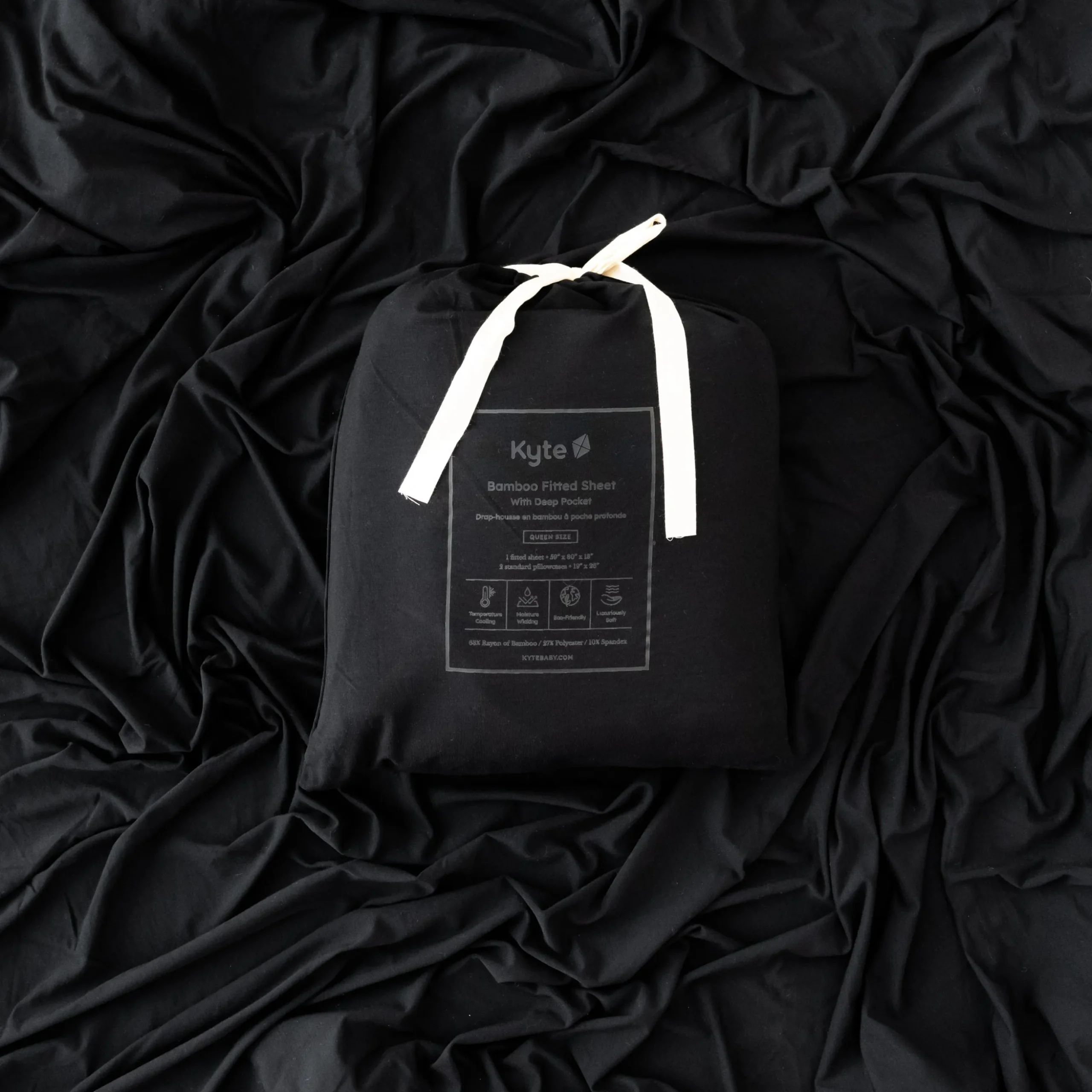 Fitted Sheet with Pillowcases in Midnight