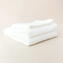 Fitted Sheet with Pillowcases in Cloud