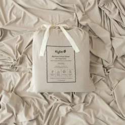 Fitted Sheet with Pillowcases in Almond