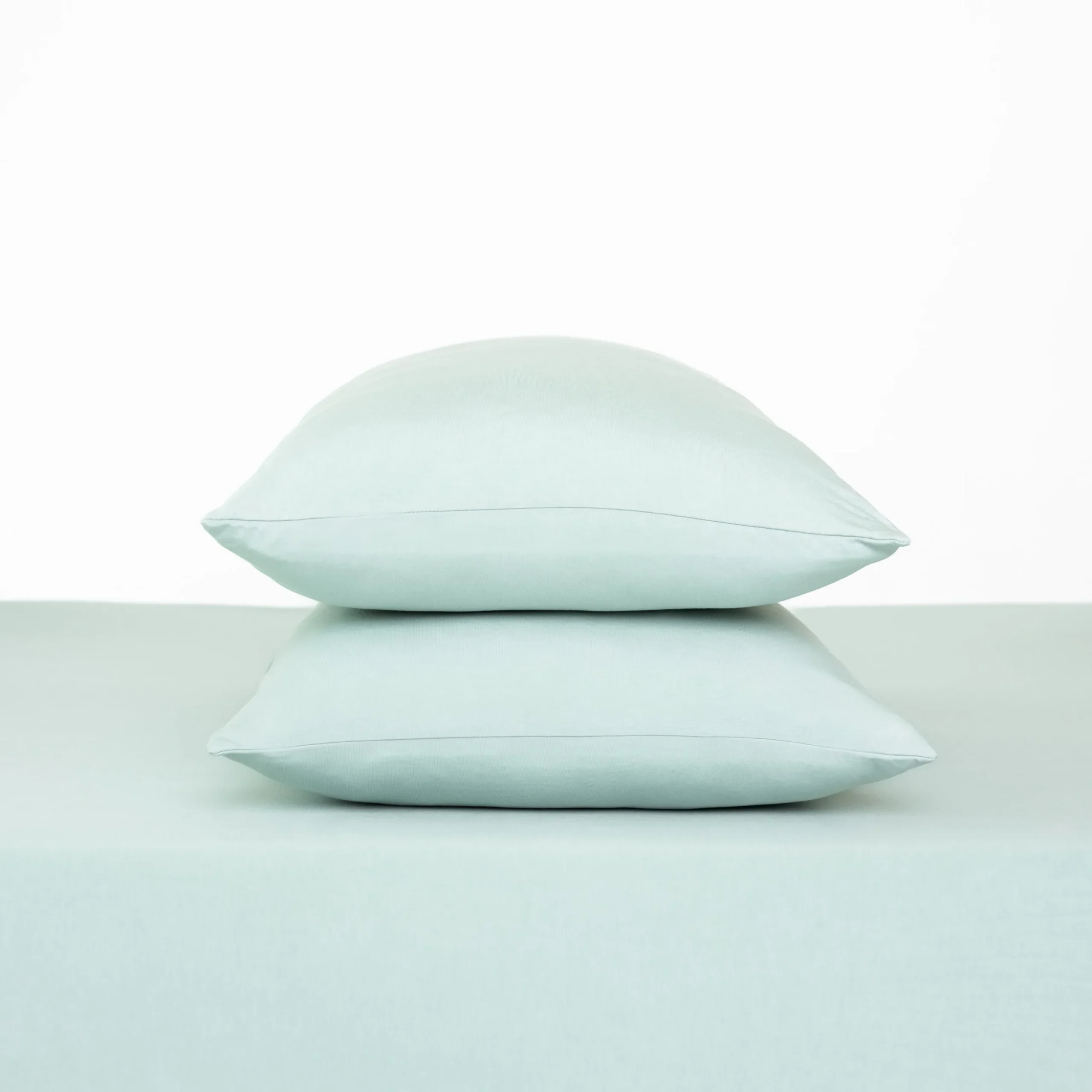 Fitted Sheet with Pillowcases in Sage
