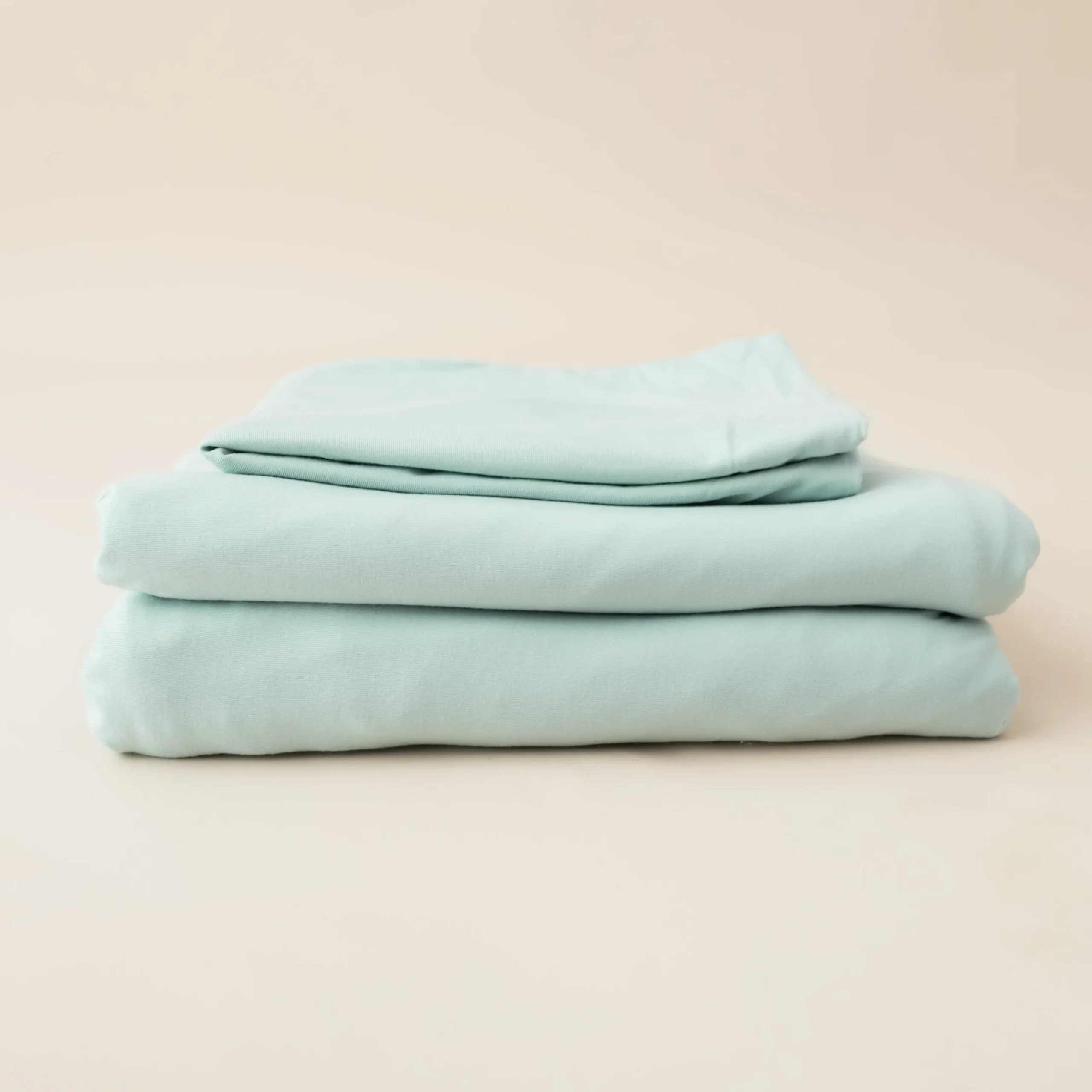Fitted Sheet with Pillowcases in Sage