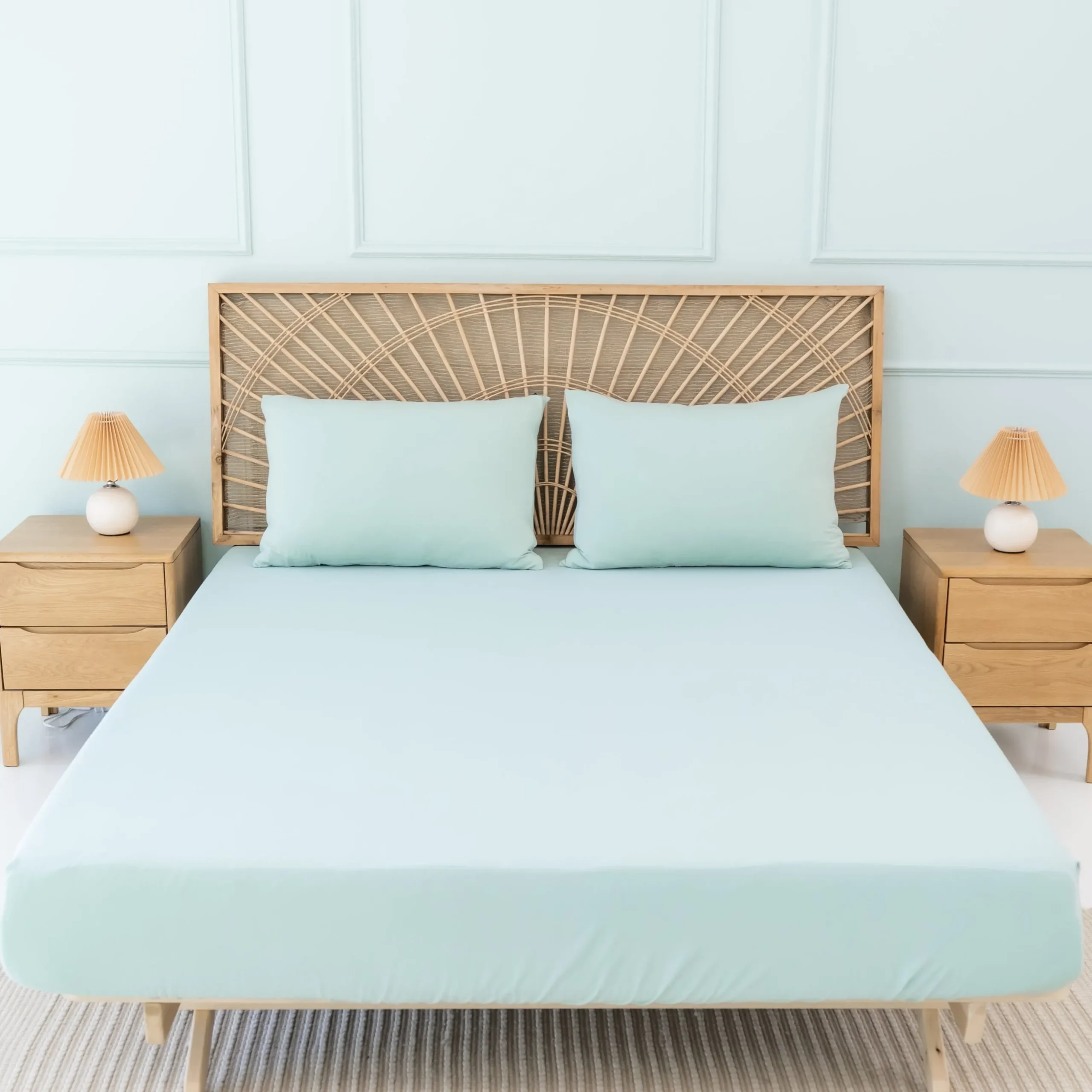 Fitted Sheet with Pillowcases in Sage