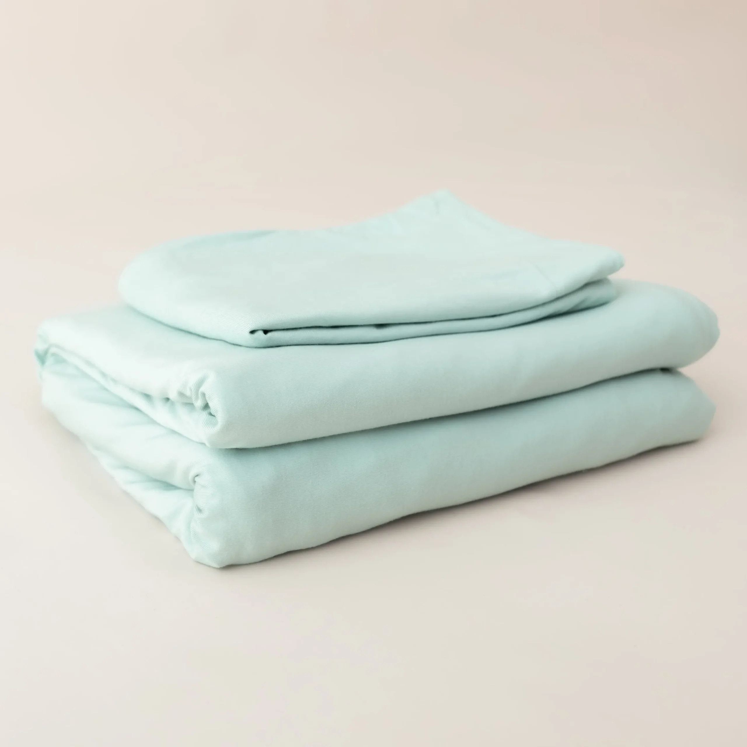 Fitted Sheet with Pillowcases in Sage