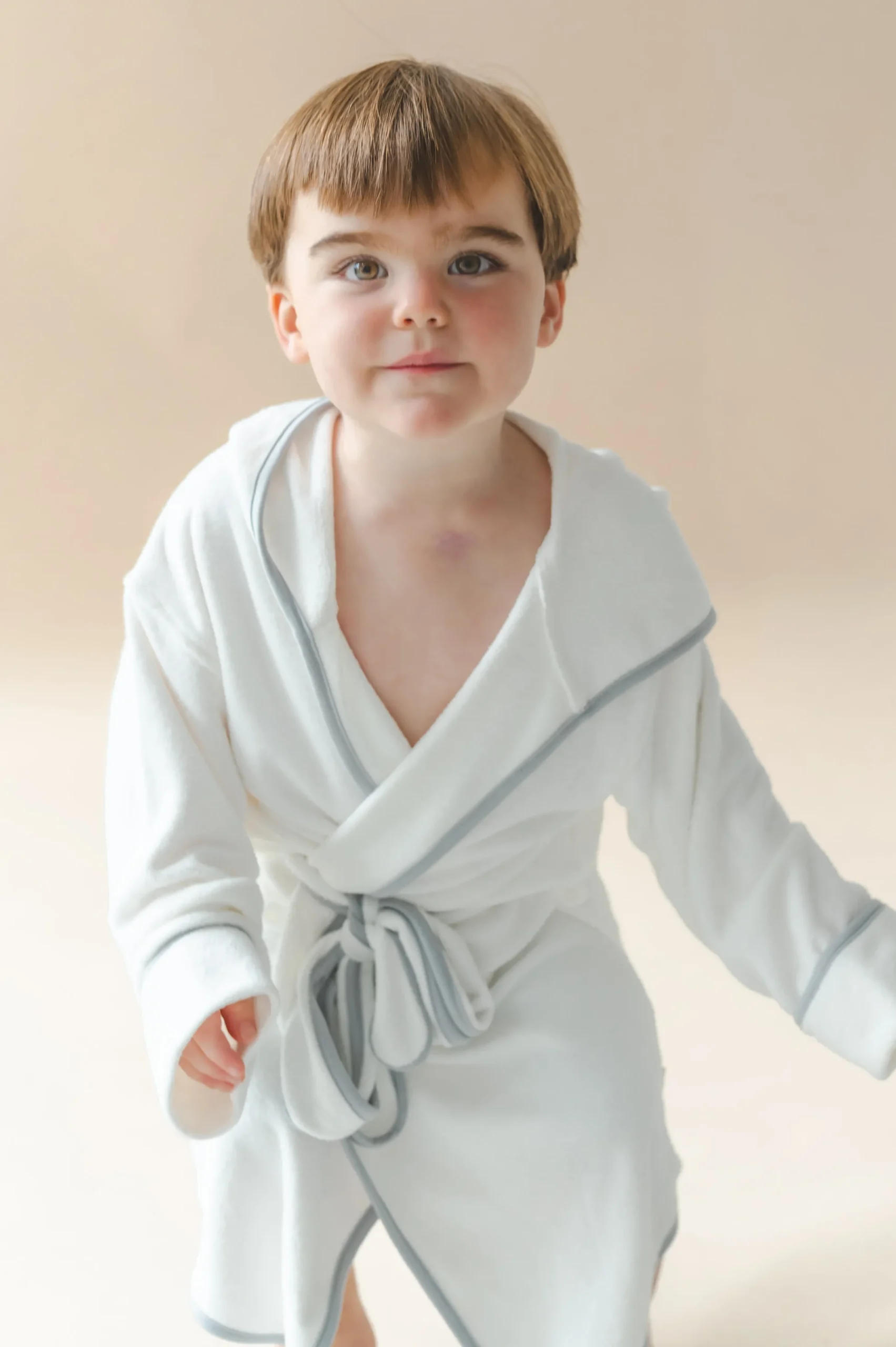 Hooded Bath Robe in Cloud with Storm Trim