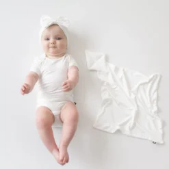 Kite Lovey in Cloud