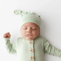Knotted Cap in Basil