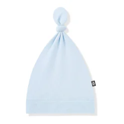 Knotted Cap in Breeze