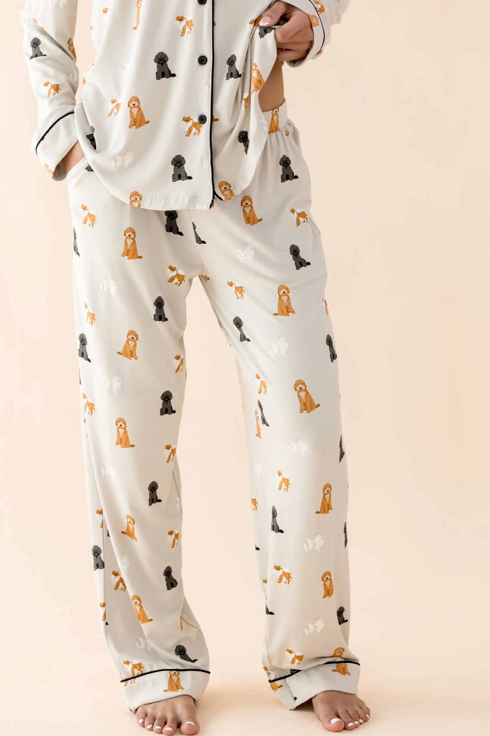 Long-Sleeved Women's Pajama Set in Fluffy Dog