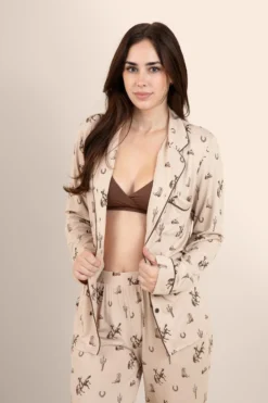 Long-Sleeved Women's Pajama Set in Classic Cowboy