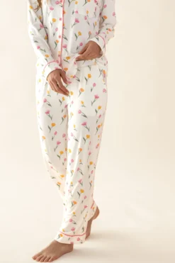 Long-Sleeved Women's Pajama Set in Tulip
