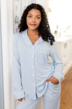 Long-Sleeved Women's Pajama Set in Breeze