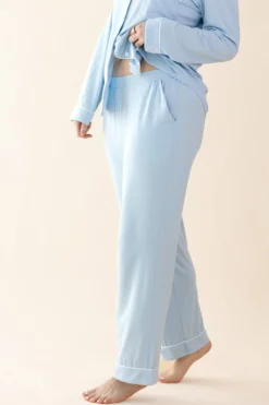 Long-Sleeved Women's Pajama Set in Breeze
