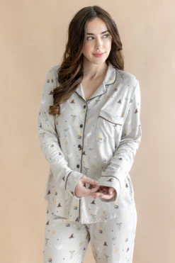Long-Sleeved Women's Pajama Set in Starry Icon
