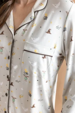 Long-Sleeved Women's Pajama Set in Starry Icon
