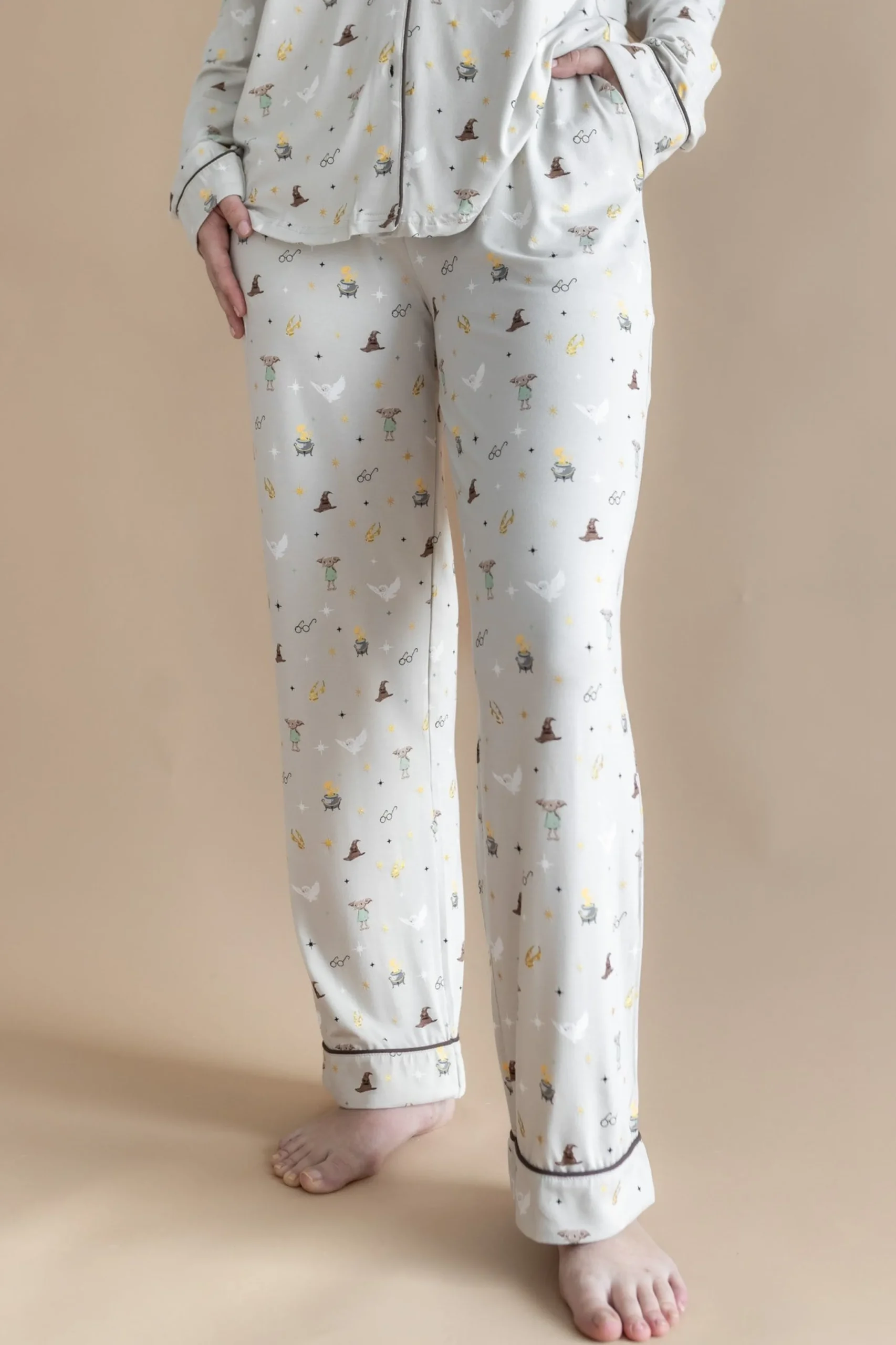 Long-Sleeved Women's Pajama Set in Starry Icon