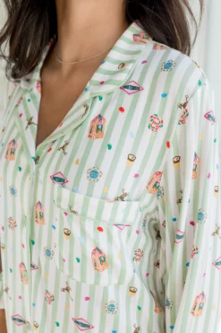 Long-Sleeved Women's Pajama Set in Honeydukes