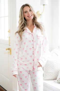 Long-Sleeved Women's Pajama Set in Bow