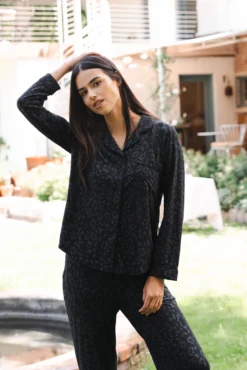 Long-Sleeved Women's Pajama Set in Midnight Leopard