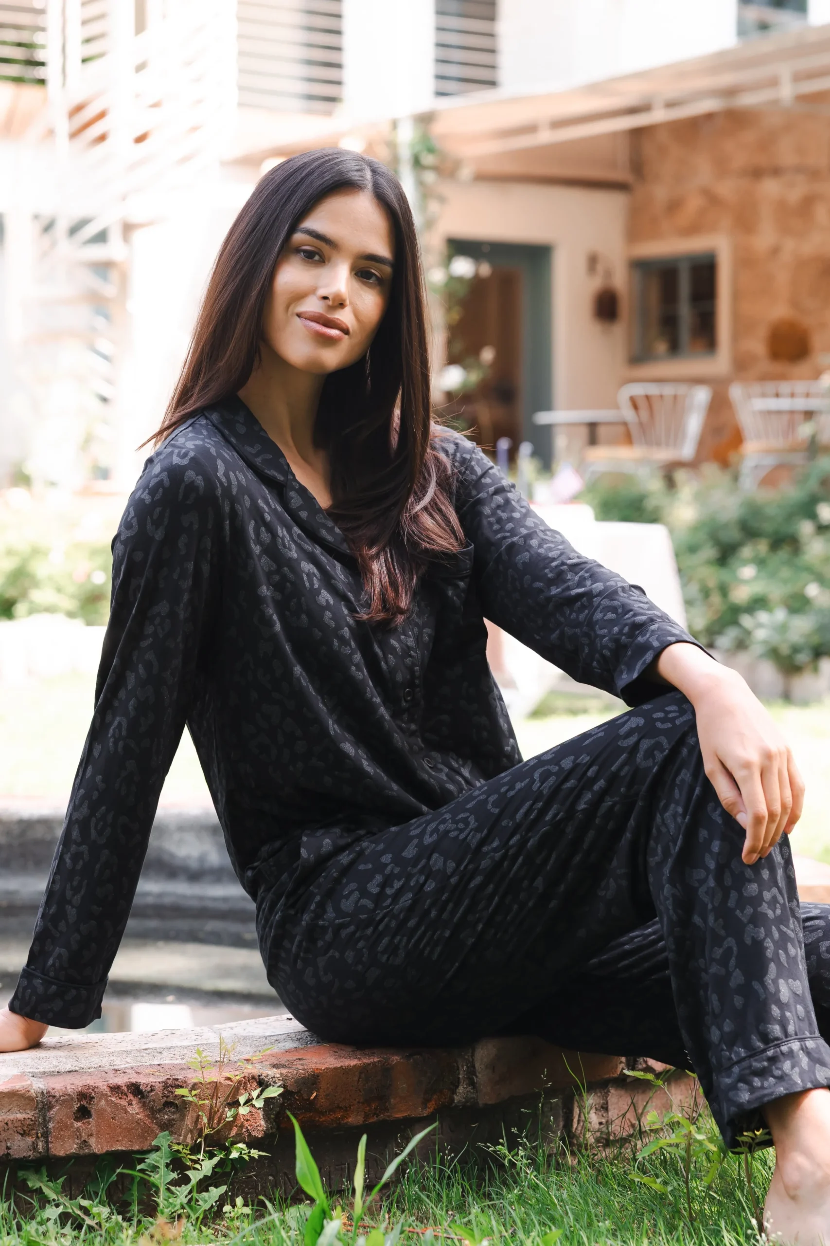 Long-Sleeved Women's Pajama Set in Midnight Leopard
