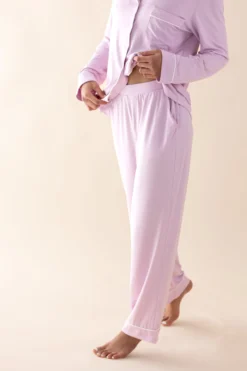 Long-Sleeved Women's Pajama Set in Thistle