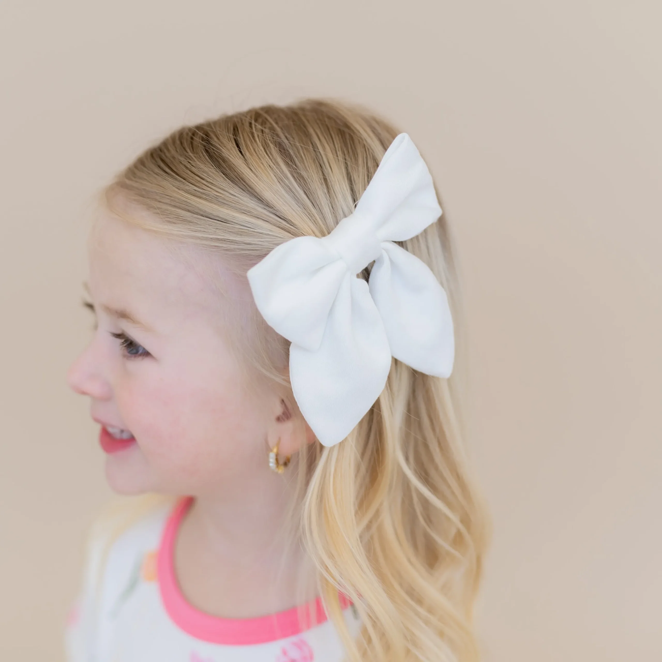 Medium Alligator Clip Bow in Cloud