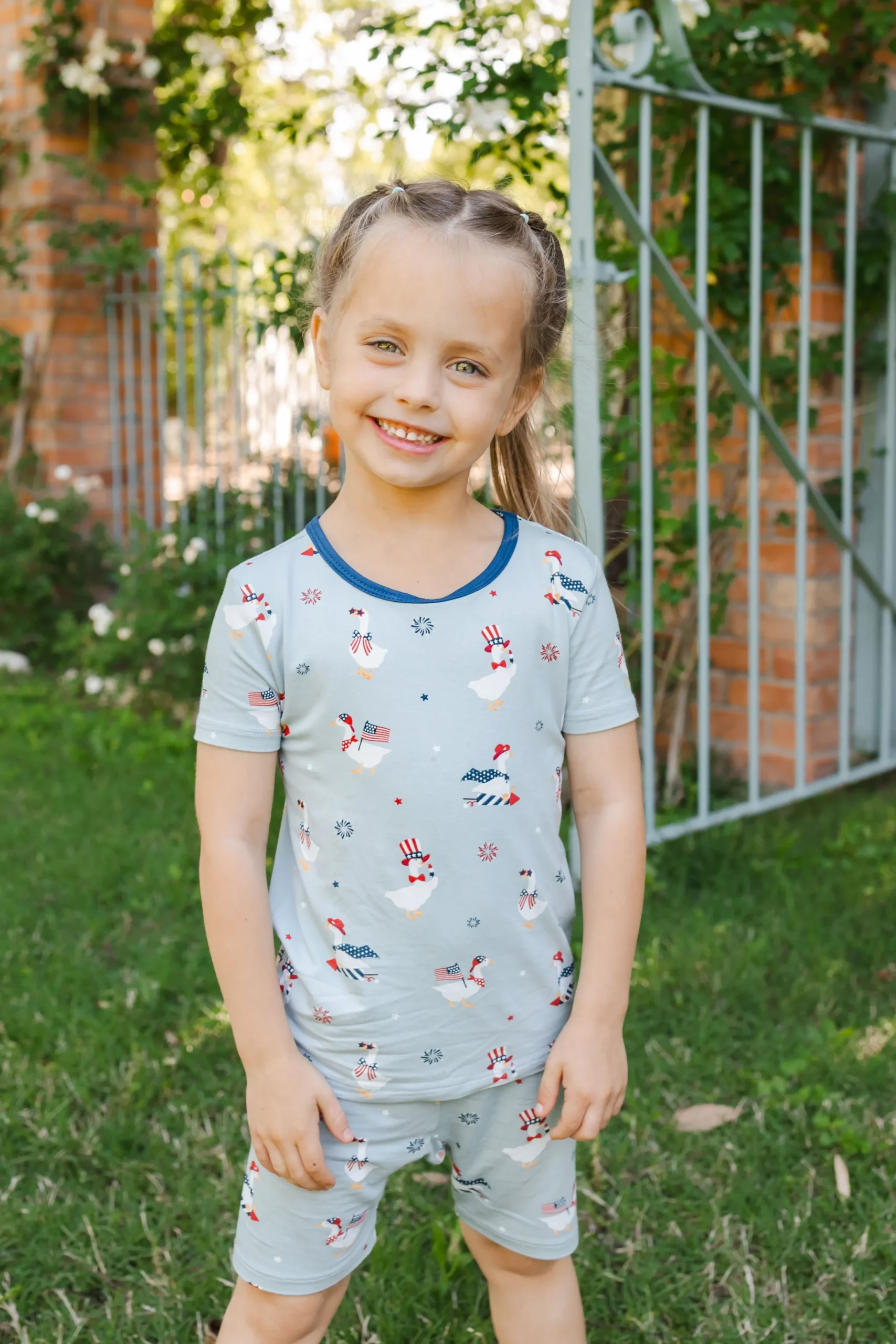 Short Sleeve Pajamas in Patriotic Goose