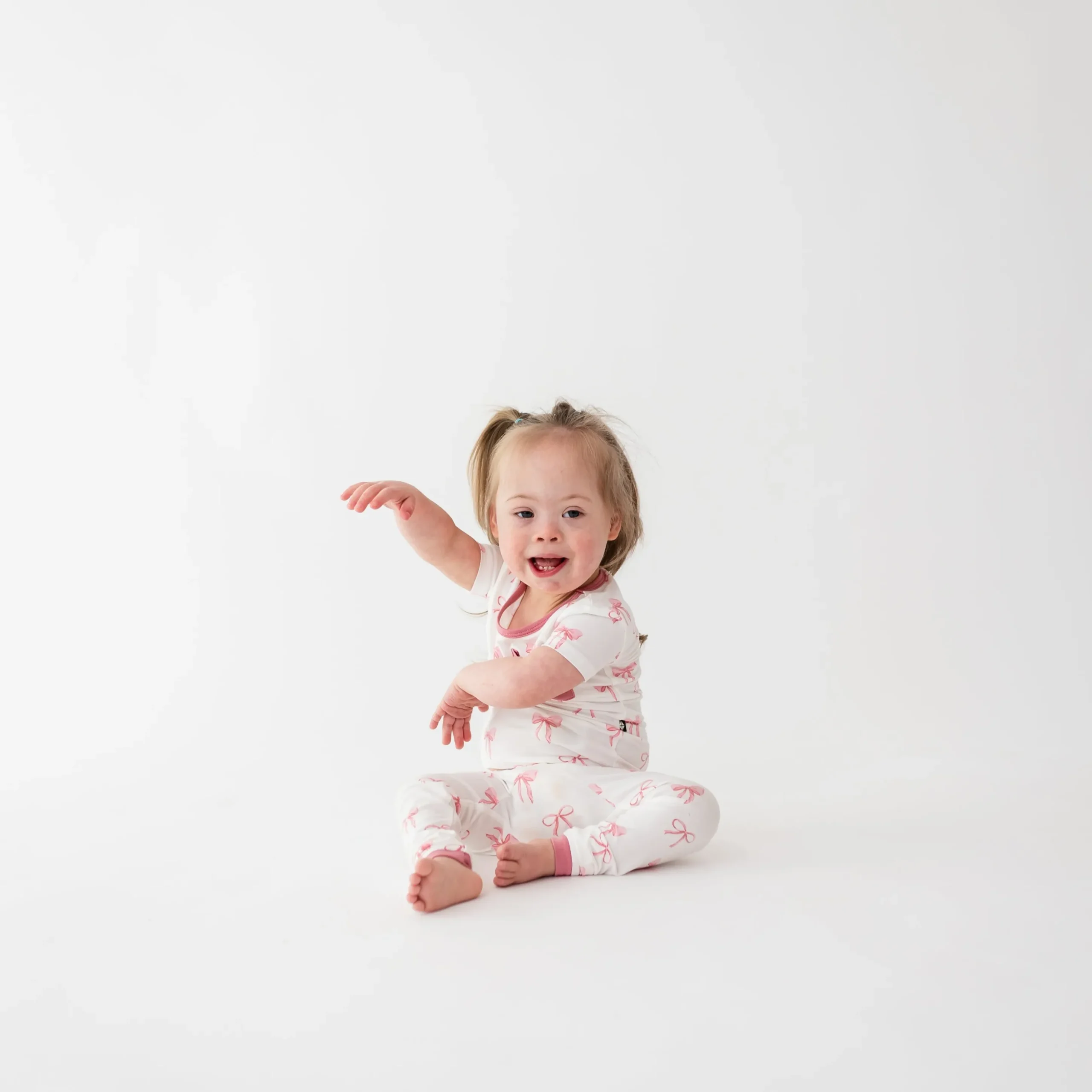 Short Sleeve with Pants Pajamas in Bow