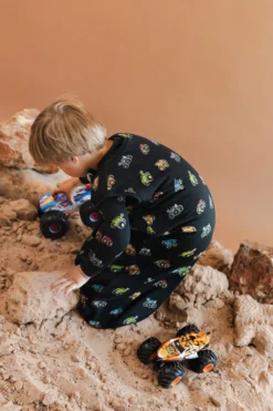 Sleep Bag Walker in Monster Truck 1.0