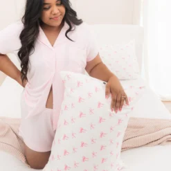 Standard Pillowcase in Bow