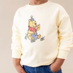 Sweatshirt in Winnie the Pooh on Chamomile