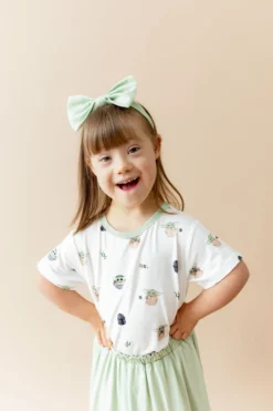 Toddler Basic Tee in Grogu™