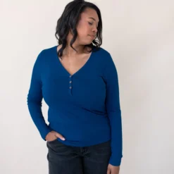 Women's Long Sleeve Henley Tee in Tahoe