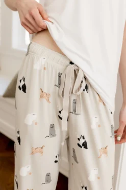 Women's Lounge Pants in Fluffy Cat