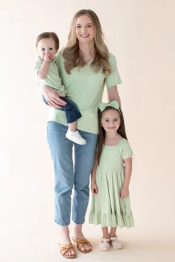 Women's Relaxed Fit V-Neck in Basil