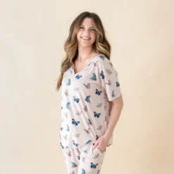Women's Relaxed Fit V-Neck in Blush Butterfly