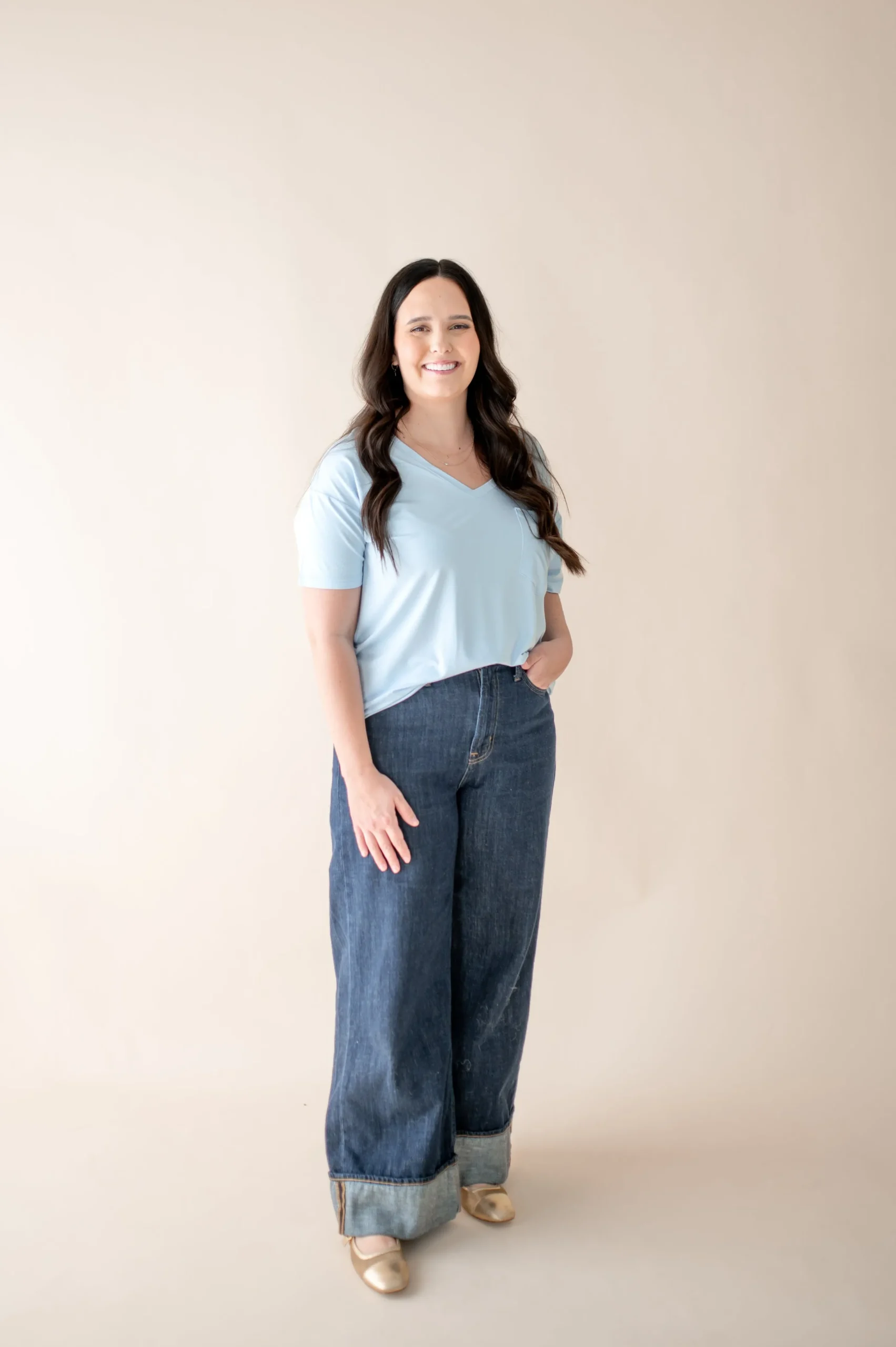 Women's Relaxed Fit V-Neck in Breeze