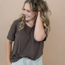 Women’s Relaxed Fit V-Neck in Espresso