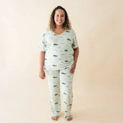 Women's Relaxed Fit V-Neck in Fishing