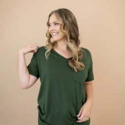 Women’s Relaxed Fit V-Neck in Fir