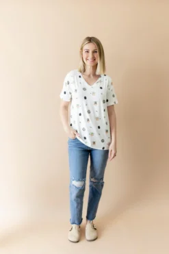 Women's Relaxed Fit V-Neck in Grogu™