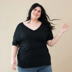Women’s Relaxed Fit V-Neck in Midnight